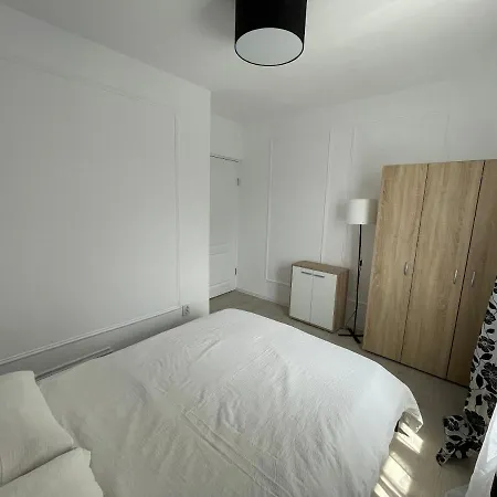 Regim Hotelier Lux 2 Decomandate *